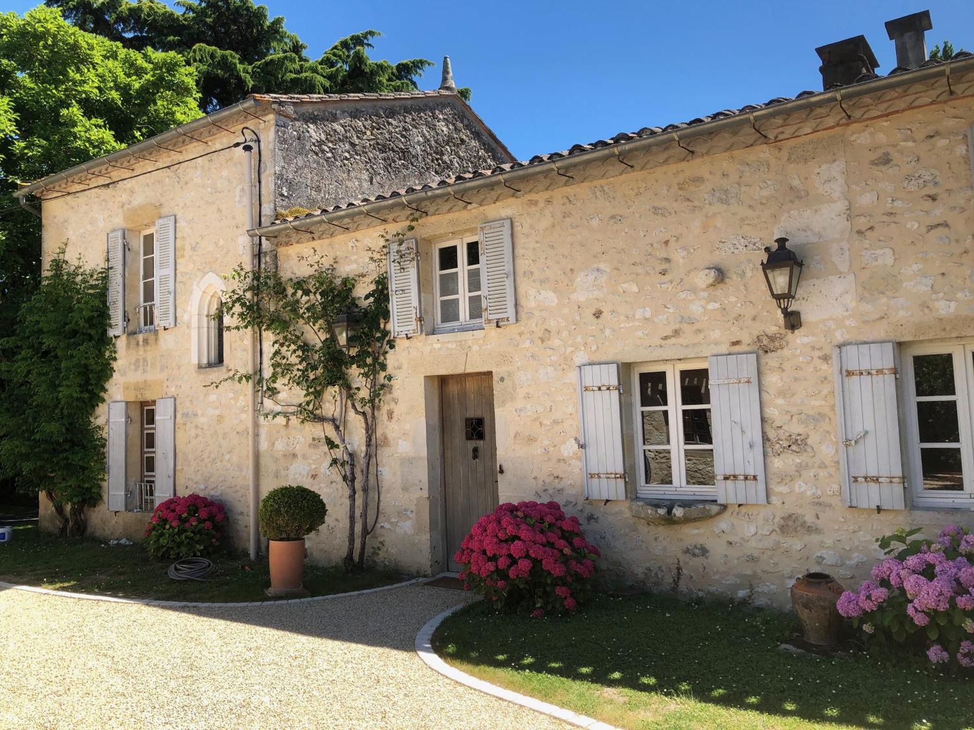 Bed and Breakfast Domaine Des Monges Saint-Seurin-de-Prats Exteriér fotografie
